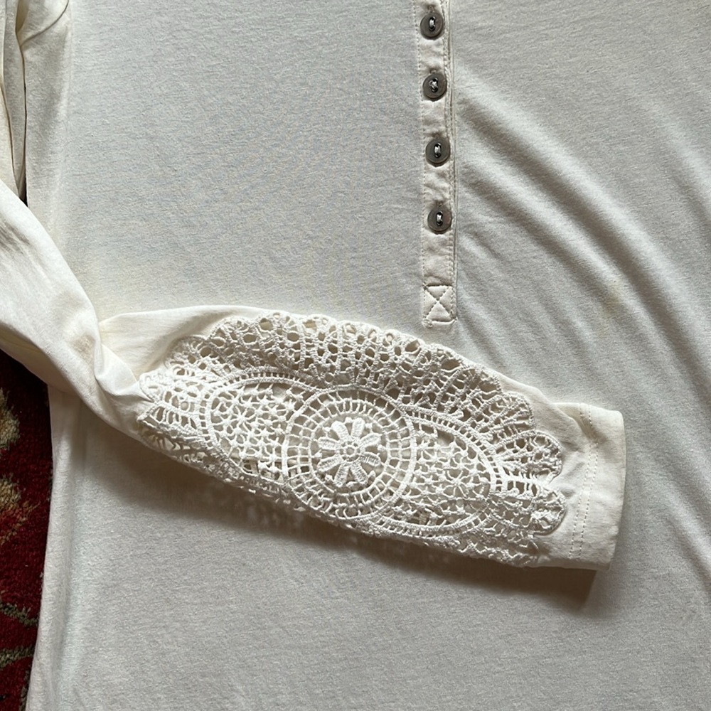 Royal Robbins Organic Cotton Henley Tee with Lace Insets, Ivory, size Small